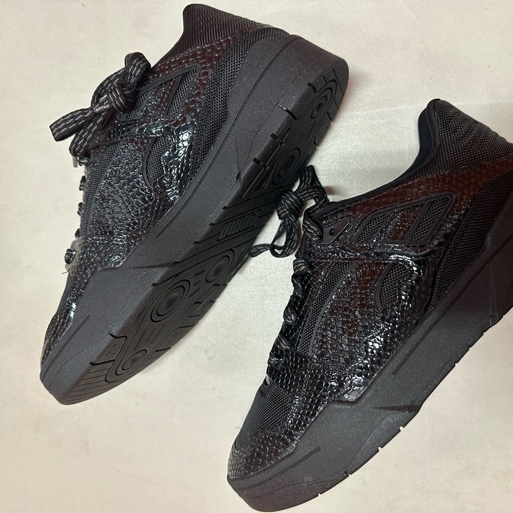 NIB PUMA Slipstream x Jeff Staple 'Gidra - Black 
Size 9